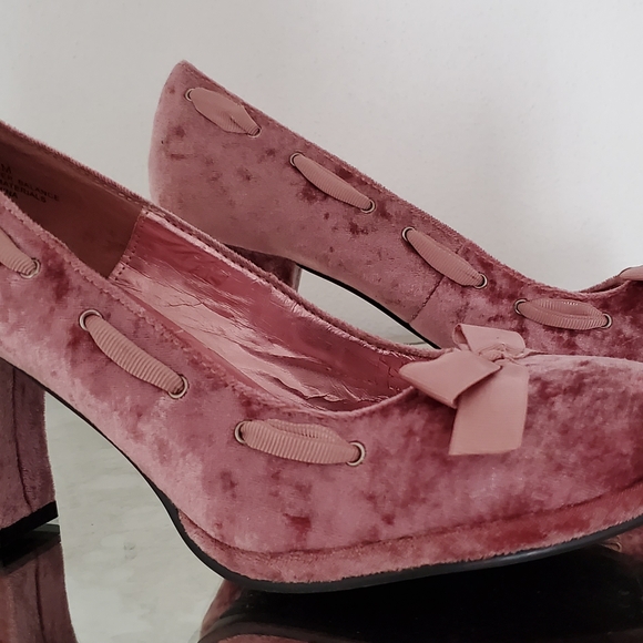 9 RAMPAGE Velvet Blush Pink Party Pumps - Picture 8 of 12